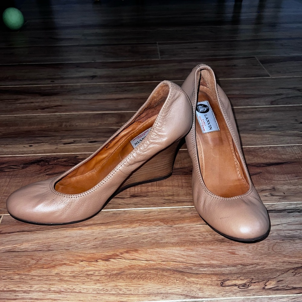 Lanvin Classic Tan Wedges